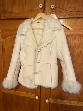 Cream Faux-Fur Trim Toggle Jacket - Women's Teddy Coat